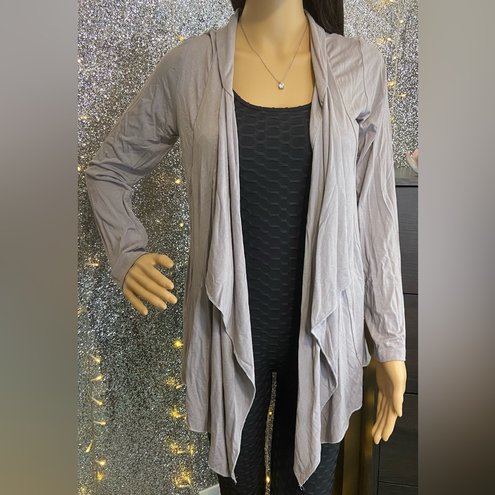 ‼️CLEARANCE Item‼️| Grey Long Sleeve Layered Drape Cardigan - Picture 4 of 8